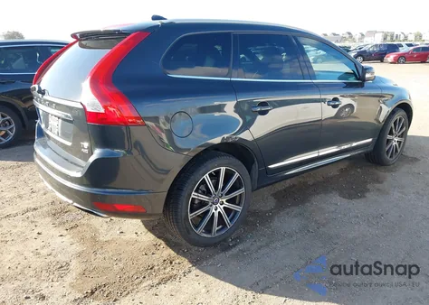 2015 Volvo Xc60 T5 Platinum z USA, uszkodzony, nr VIN YV4612RM7F2672964
